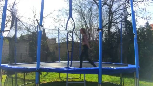 Moja imnastyka i aktobatyka na trampolinie 😂