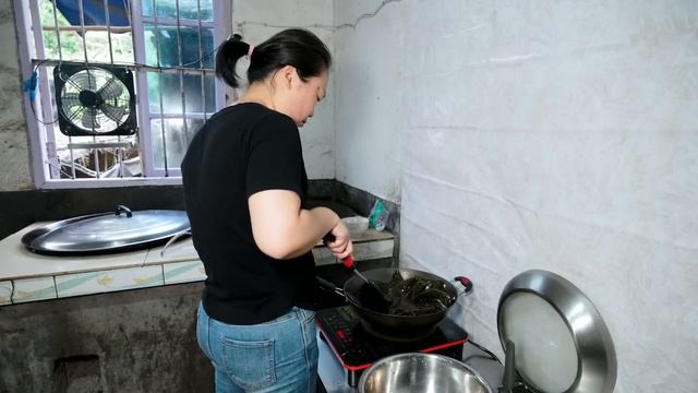 山姆量販店買的海帶，泡一些燉猪肉，家人吃香了