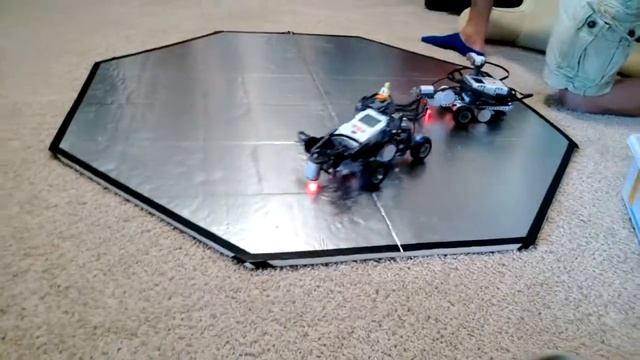 Lego Mindstorms SumoBot Round 2