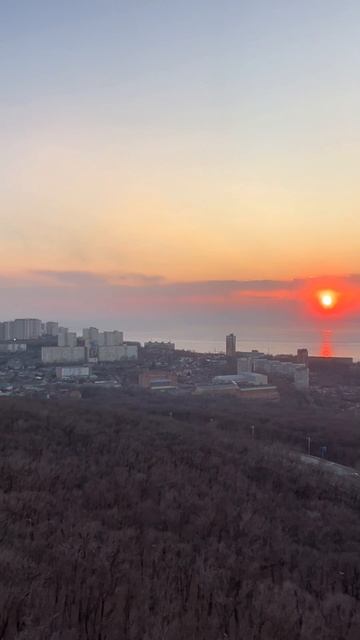 Закат из окна #закат #море #город #владивосток