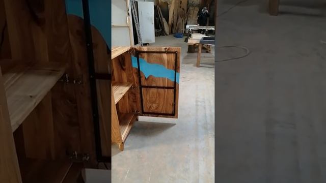 Тумба из слэбов (массива) карагача с эпоксидной рекой по фасаду