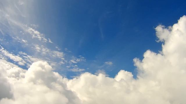 Cloudsurfing. White mountain.