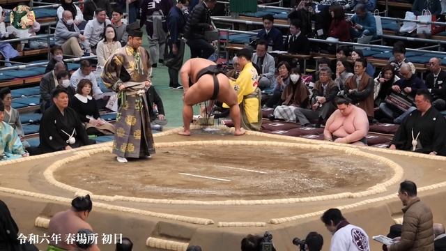 【伯桜鵬 - 北磻磨】大相撲 春場所 初日。試練があってまた試練…。花道で気合い入れ、今日は大ベテランと激突！【三月場所｜大阪場所 sumo】Hakuoho Osaka 2024