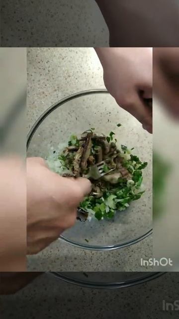 Картофельные биточки с начинкой из шпрот: