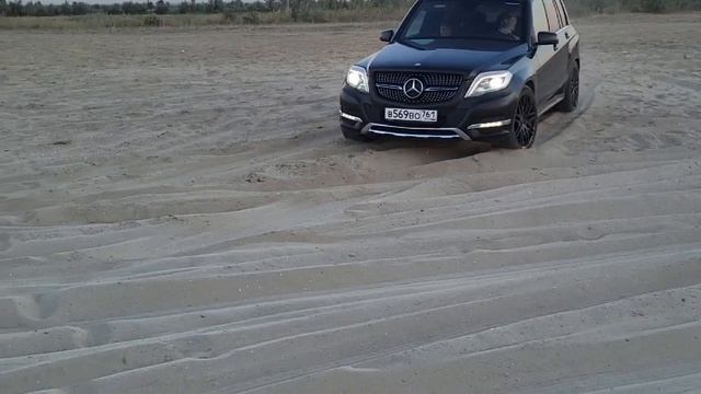 Mercedes GLK 220, немного песка