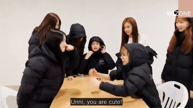 [ENG] IZ*ONE on arm wrestle crack