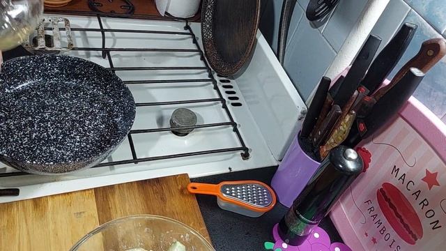 Жаренные кабачки как картошка, вкусный салат из минимальных продуктов