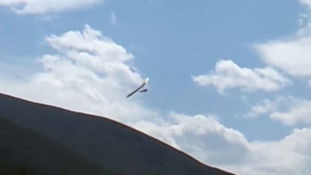 Hang Gliding School Kazakhstan April 29 2014. Got a new glider and check it.