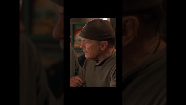 Подержанные львы (2003) в главных ролях Майкл Кейн, Роберт Дюваль Хейли Осмент