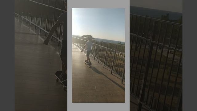 Крутой 😎пацан на скейте...