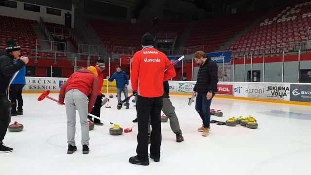 Miklavžev dobrodelni curling 2021