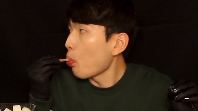 [김묵뱅] 신메뉴 치킨 BHC 골드킹 콤보 & 뿌링핫도그, 치즈볼, 호떡 먹방 ASMR 묵뱅(Mukbang) Korea chicken Eating show 韓式炸雞 チキン