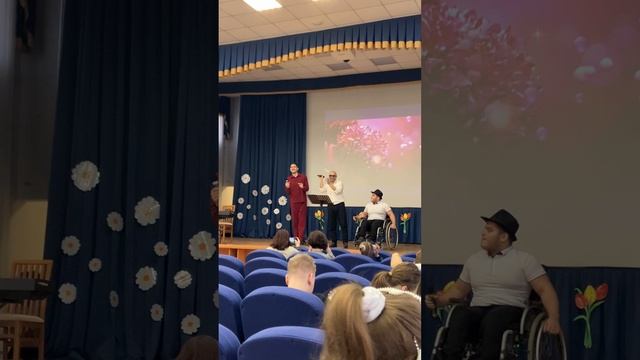 Илья Дзёмин и Роман Сачян на сцене в НПРЦ