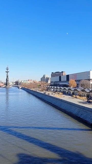 В Москву пришла весна, открылось судоходство