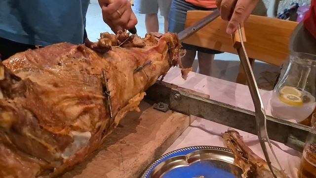 Хорватский барашек  / Kroatischer Lamm am Spieß