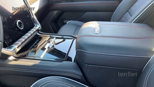 2025 GMC Yukon AT4 6.2L 4WD