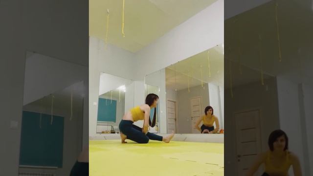 Комплекс упражнений для укрепления ног, тазобедренных суставов и поясницы.