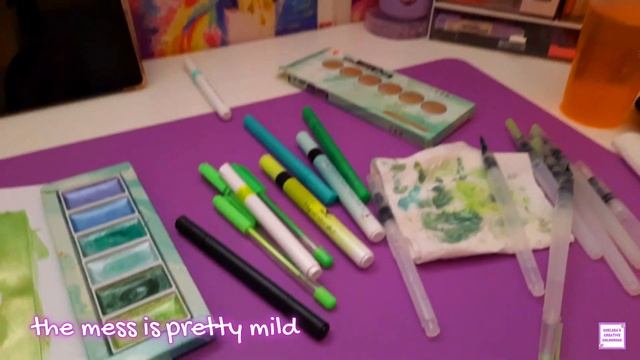 COLOUR WITH ME | Monochrome Green (& Black🤣)  Page in Karla Magana Macarons Sketchbook 💚💚💚💚💚🖤🖤🖤🖤🖤