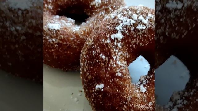 Donuts with cinnamon and buckwheat with meat and mushrooms.Пончики з корицею, гречка з м'ясом.