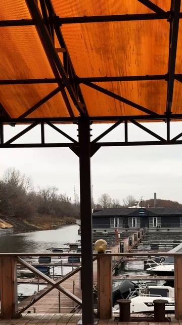 Навес на дебаркатер под ресторан .mp4