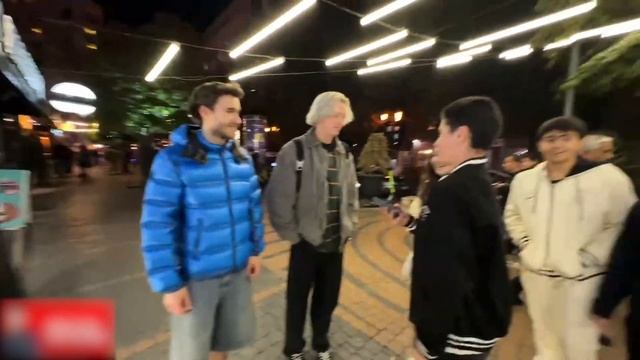 ХАЗЯЕВА ГУЛЯЮТ ПО ЕРЕВАНУ