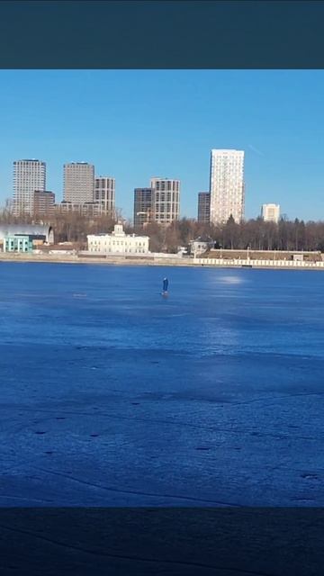 ‼️☀️В Москве настоящая весна, но это не останавливает людей от опасных прогулок по льду‼️☀️