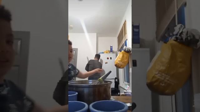 Haciendo arroz con leche y gelatina con mi padre😍