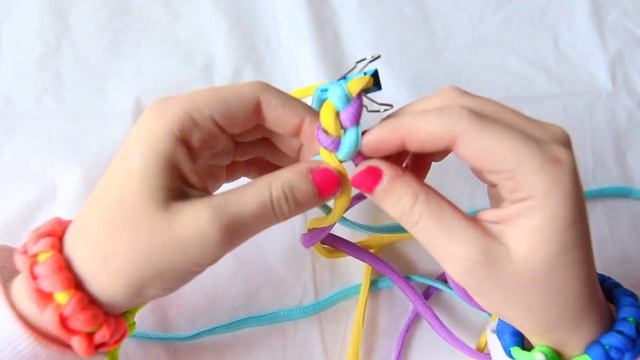 DIY Модные браслеты своими руками из шнурков ХИТ сезона How to make a bracelet out of a shoelace