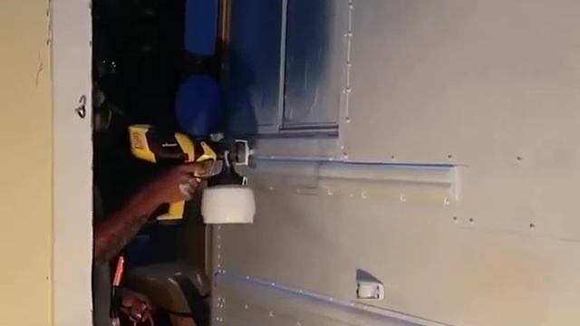 Дом на колёсах из школьного автобуса