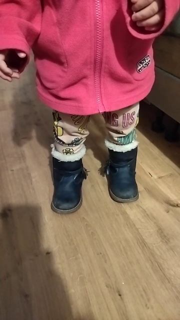 VID_20221114_180436_021