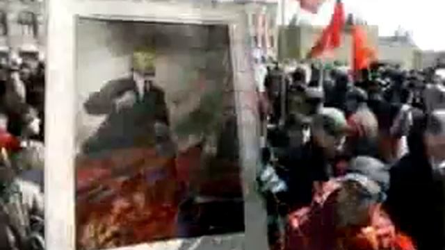 И вновь продолжается бой и сердцу тревожно