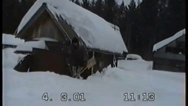 На Пановке с Сашкой.Убираем снег.04.03.2001г.