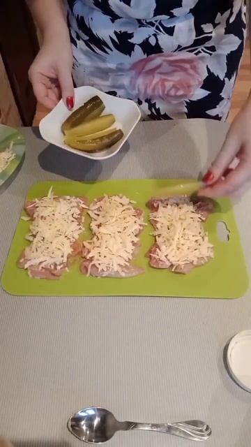 Рулетики с огурцом и сыром
