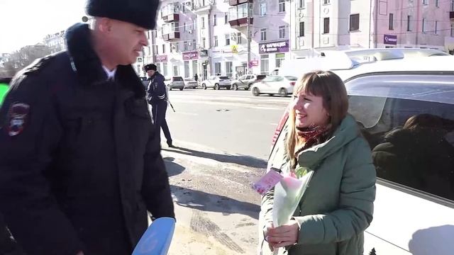 (7.03.2025) Сотрудники ГАИ провели акцию, приуроченную к международному женскому дню