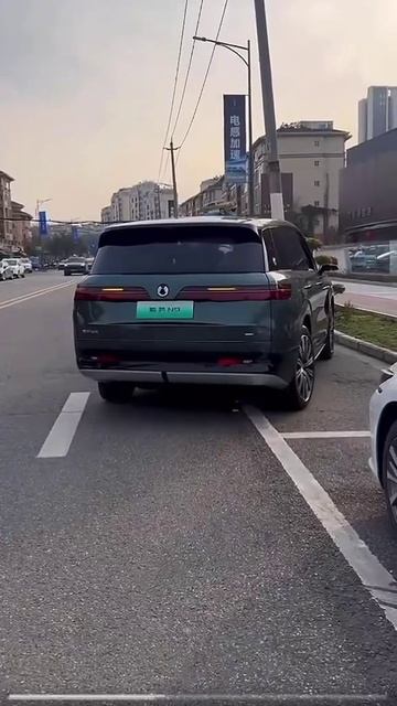 Обратите внимание на выворот задних колес