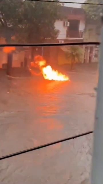 Обильные наводнения из -за крайних осадков в Тукумане, Аргентина (08.03.2025)