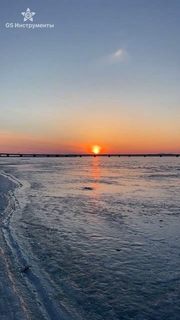 🌅 Закат на Амурском заливе.