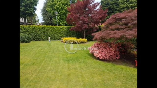 Villa Singola in Vendita a Trezzano sul Naviglio (MI)Villa con giardino piantumato