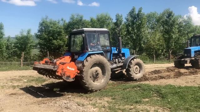 Трактор Беларус 1221 против Трактор Беларус 1221 тест драйв 2019