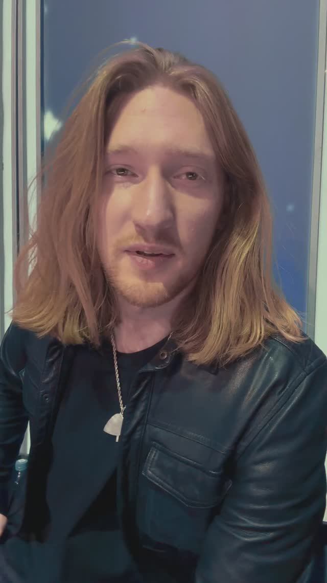 Пользуюсь служебным положением