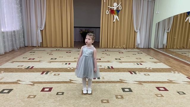 Литвинова Василиса, 5 лет (online-video-cutter.com)