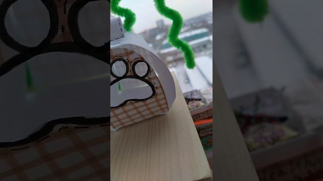 УРАААА!!!🥳 Я ВЕРНУЛАСЬ
БУМАЖНАЯ СОБАКА ОТ 
ПОДРУГИ!!!!! :3