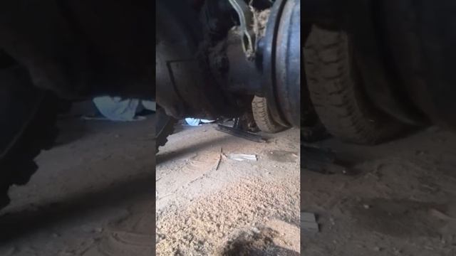 Маленькая неприятность , вытекло масло с кпп мототрактора