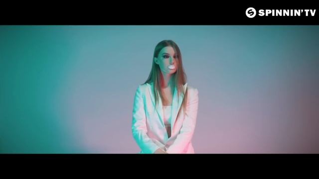 Teri Miko & Madoc - Feels Real (feat. Elle Vee) [Official Music Video]