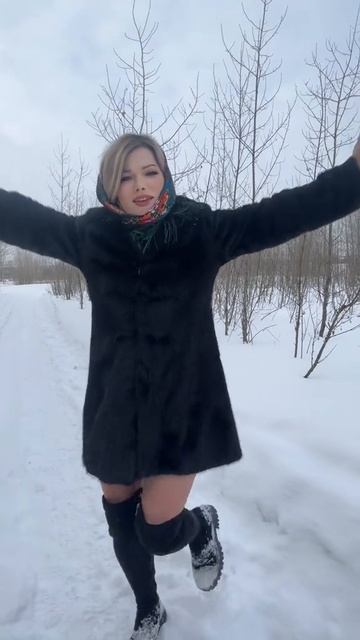 По маленькой #уралочка #уральскаядевушка