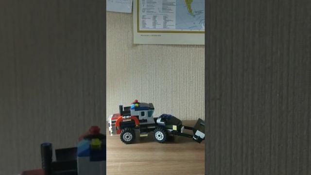 обзор Лего супер крутого трактора с работающей подвеской!