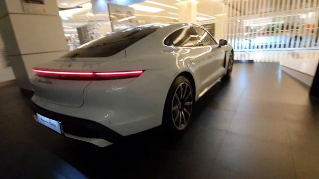 รถไฟฟ้า 100% Porsche Taycan 2020 ราคาเริ่มต้นเพียง 6.99 mb เท่านั้น