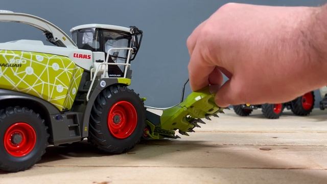 CLAAS JAGUAR 990 DataConnect LIMITED EDITION - UNBOXED | 1/32 SCALE