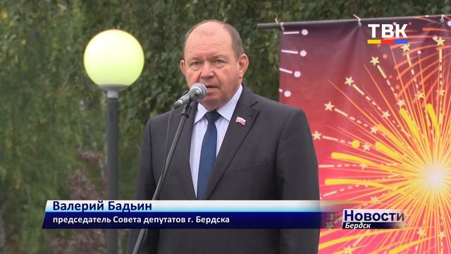 Праздник повсюду: для жителей микрорайона у ДК «Родина» организовали праздничный концерт
