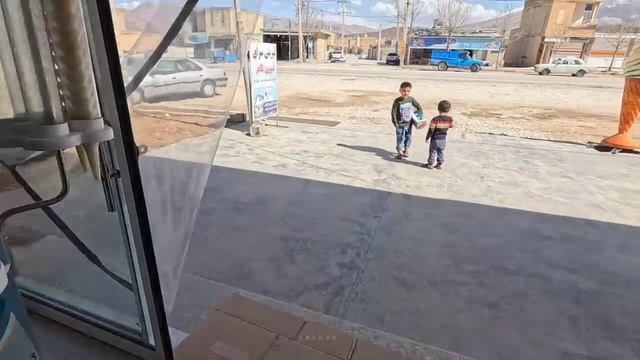 Во время встречи с адвокатом Тайбе расстроена из-за решения суда.